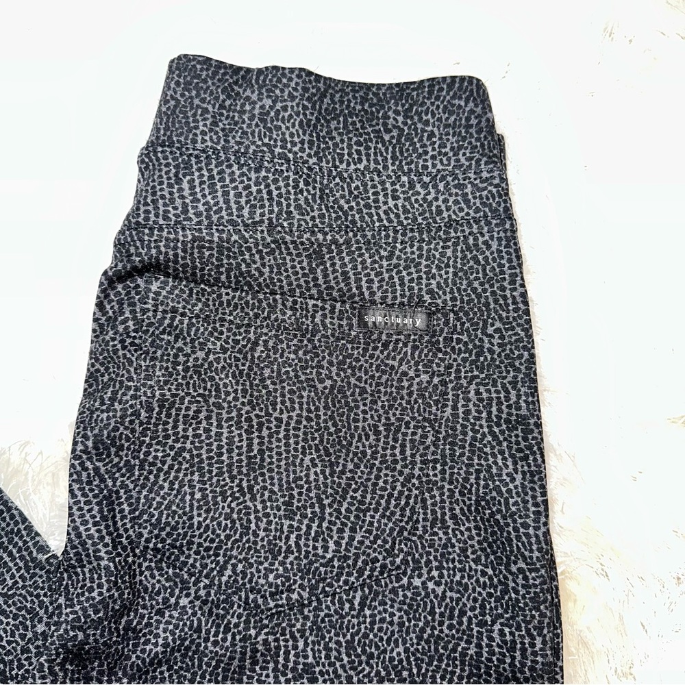 Sanctuary Women’s Black & Grey Animal Print Pants. Size XS. NWT
